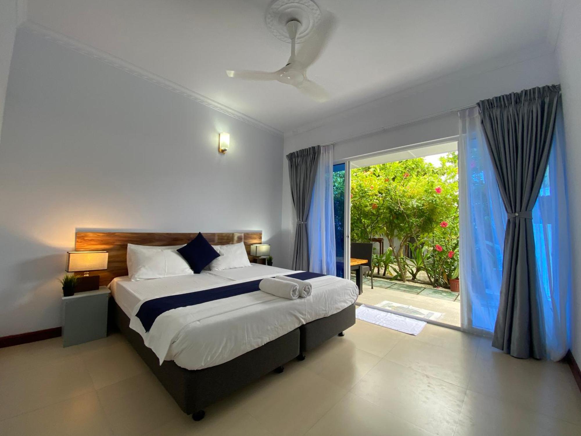 Tides Dhigurah Hotel Dhigurah  Exterior photo